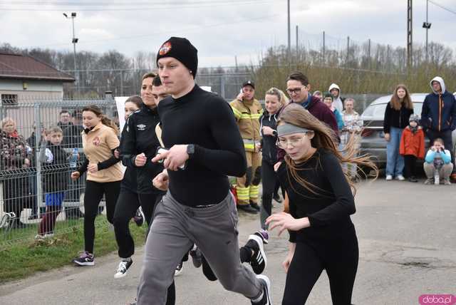 [FOTO] Upamiętnili Żołnierzy Wyklętych i pobiegli Tropem Wilczym w Roztoce