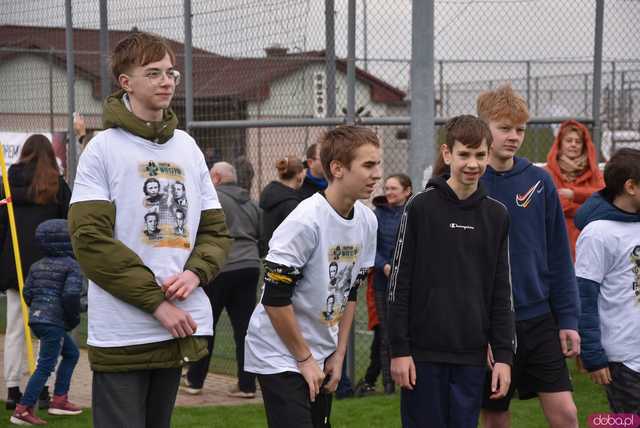 [FOTO] Upamiętnili Żołnierzy Wyklętych i pobiegli Tropem Wilczym w Roztoce