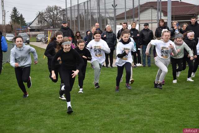 [FOTO] Upamiętnili Żołnierzy Wyklętych i pobiegli Tropem Wilczym w Roztoce