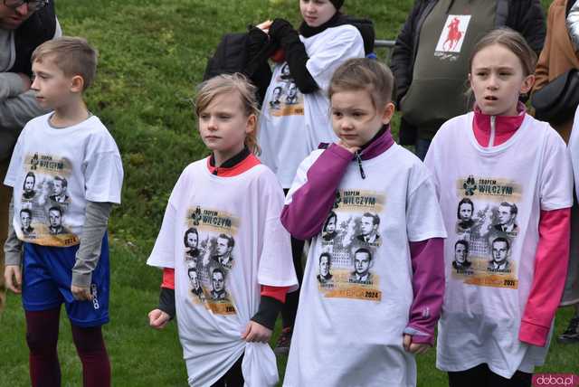 [FOTO] Upamiętnili Żołnierzy Wyklętych i pobiegli Tropem Wilczym w Roztoce