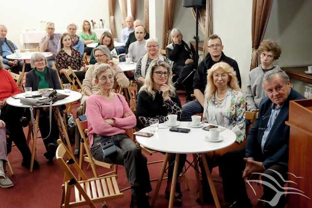 [FOTO] Świdniczanie spotkali się z podróżnikiem Jackiem Stasińskim