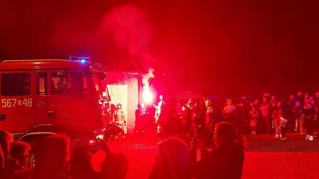 [FOTO] W Kostrzy hucznie powitano nowy wóz strażacki