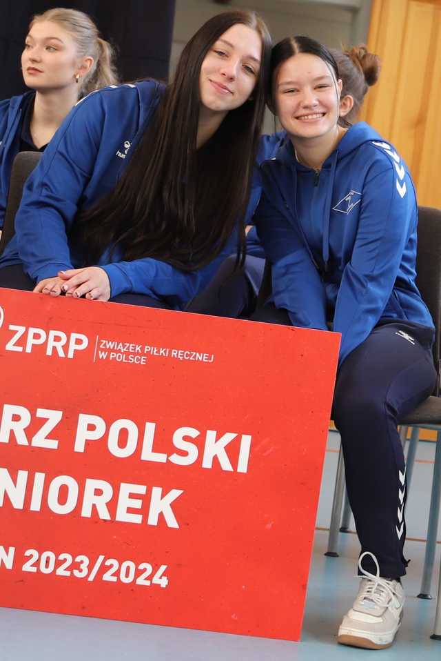 [FOTO] Sukces świebodzickich piłkarek ręcznych na Mistrzostwach Polski Juniorek