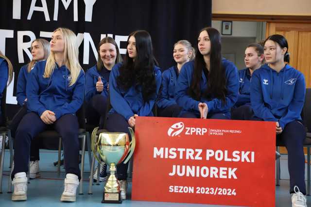 [FOTO] Sukces świebodzickich piłkarek ręcznych na Mistrzostwach Polski Juniorek