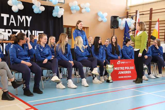 [FOTO] Sukces świebodzickich piłkarek ręcznych na Mistrzostwach Polski Juniorek