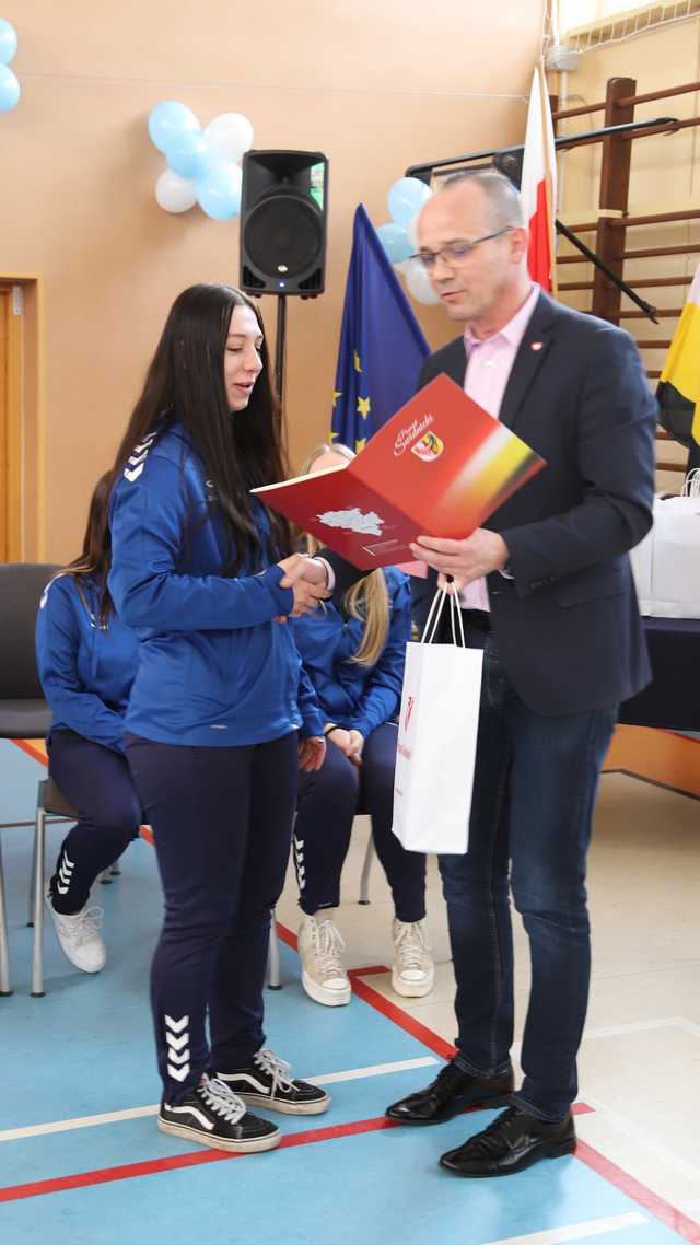 [FOTO] Sukces świebodzickich piłkarek ręcznych na Mistrzostwach Polski Juniorek