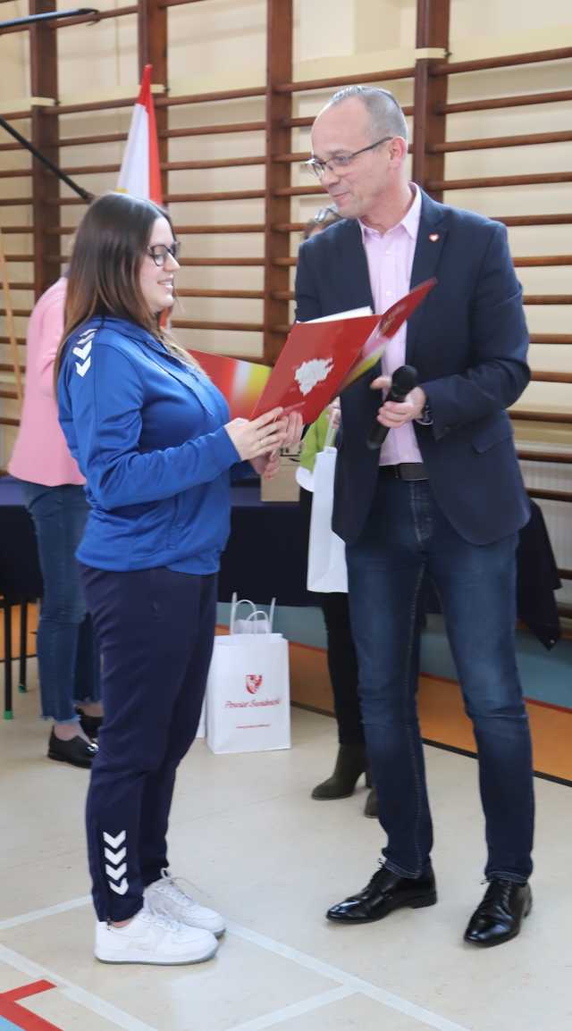 [FOTO] Sukces świebodzickich piłkarek ręcznych na Mistrzostwach Polski Juniorek