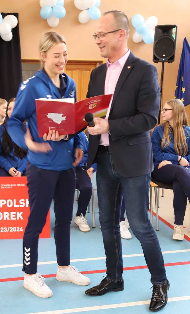 [FOTO] Sukces świebodzickich piłkarek ręcznych na Mistrzostwach Polski Juniorek