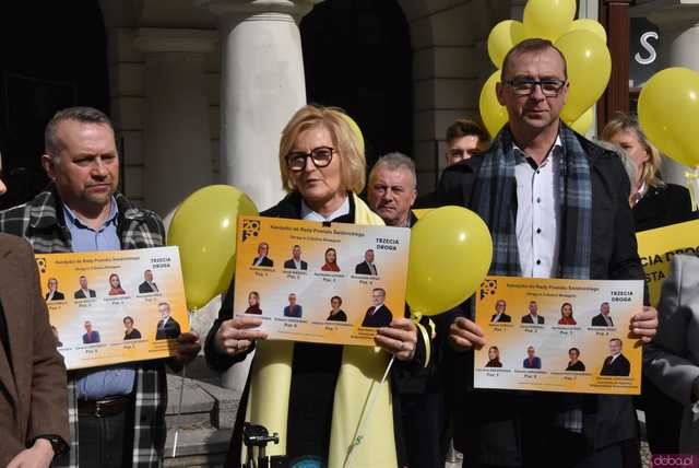 [WIDEO, FOTO] KWW Trzecia Droga zaprezentował kandydatów do rady powiatu. Wspierała ich posłanka Leo