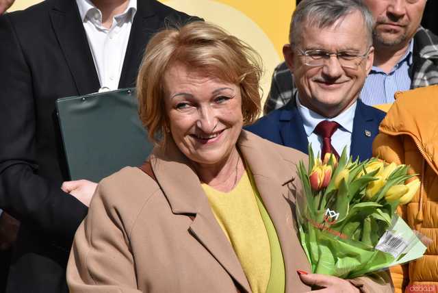 [WIDEO, FOTO] KWW Trzecia Droga zaprezentował kandydatów do rady powiatu. Wspierała ich posłanka Leo