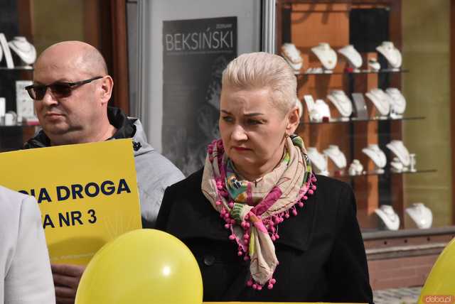 [WIDEO, FOTO] KWW Trzecia Droga zaprezentował kandydatów do rady powiatu. Wspierała ich posłanka Leo