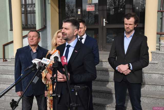 [WIDEO, FOTO] Wiceminister Śmiszek i prezydent Moskal-Słaniewska o środkach z KPO oraz finansach samorządów