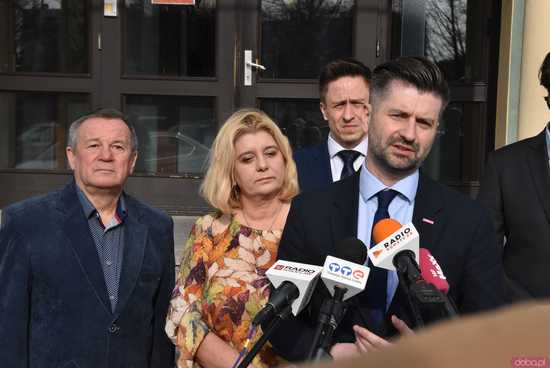 [WIDEO, FOTO] Wiceminister Śmiszek i prezydent Moskal-Słaniewska o środkach z KPO oraz finansach samorządów