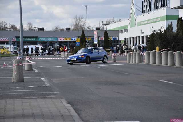 [WIDEO, FOTO] Wyścigowe zmagania przy E.Leclerc. Ruszyła 1. runda Miller Oils Tarmac Academy