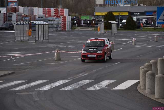 [WIDEO, FOTO] Wyścigowe zmagania przy E.Leclerc. Ruszyła 1. runda Miller Oils Tarmac Academy