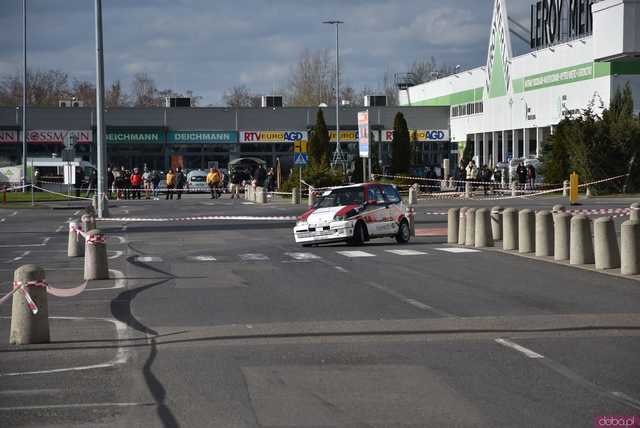 [WIDEO, FOTO] Wyścigowe zmagania przy E.Leclerc. Ruszyła 1. runda Miller Oils Tarmac Academy