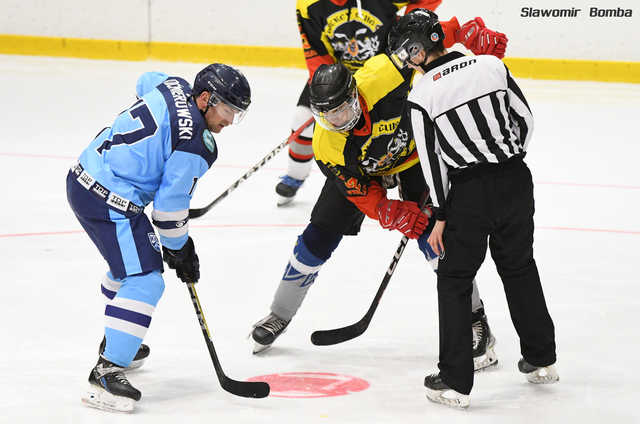 [FOTO/WYNIKI] Hokejowa rywalizacja na tafli świdnickiego lodowiska. Walczyli o tytuł Mistrza Polski Amatorów