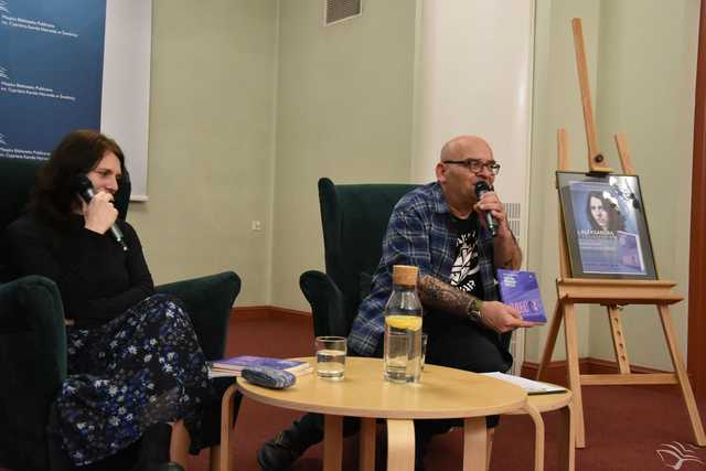 [FOTO] Czytelnicy świdnickiej biblioteki spotkali się z Aleksandrą Majdzińską