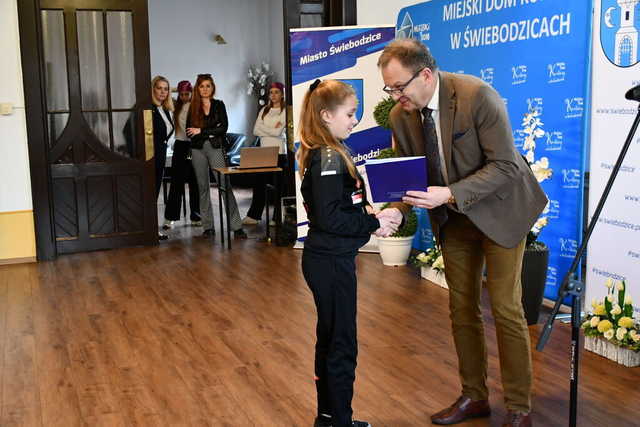  [FOTO] Stypendia i nagrody dla zawodników i trenerów rozdane 