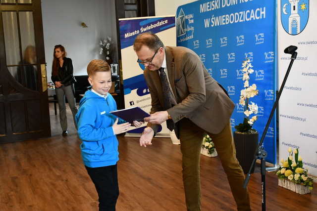  [FOTO] Stypendia i nagrody dla zawodników i trenerów rozdane 