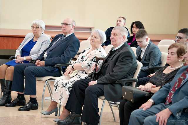 [FOTO] Kolejne pary doczekały jubileuszu Złotych Godów. Złożono gratulacje oraz wręczono pamiątkowe medale