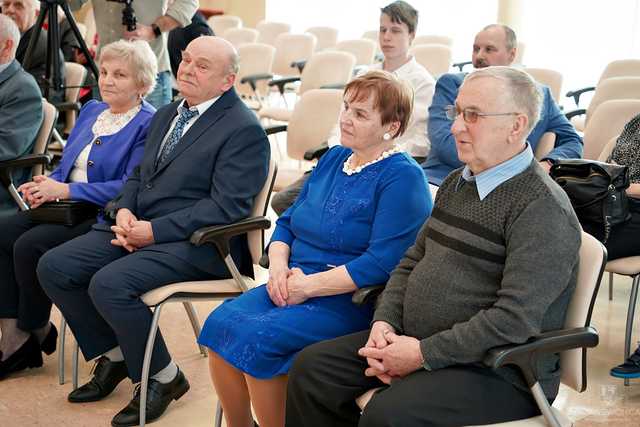 [FOTO] Kolejne pary doczekały jubileuszu Złotych Godów. Złożono gratulacje oraz wręczono pamiątkowe medale