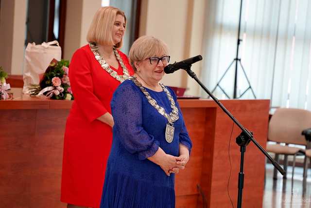 [FOTO] Kolejne pary doczekały jubileuszu Złotych Godów. Złożono gratulacje oraz wręczono pamiątkowe medale