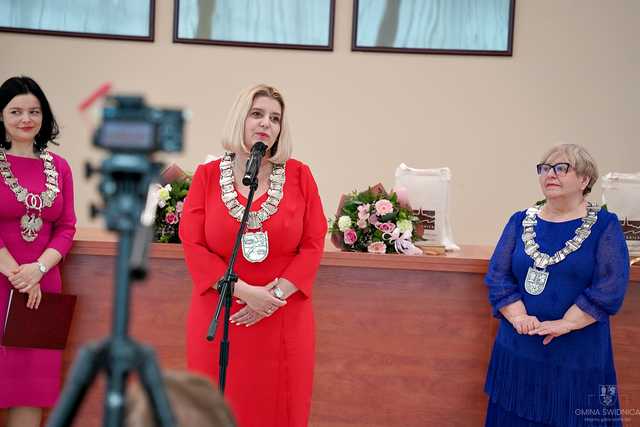 [FOTO] Kolejne pary doczekały jubileuszu Złotych Godów. Złożono gratulacje oraz wręczono pamiątkowe medale