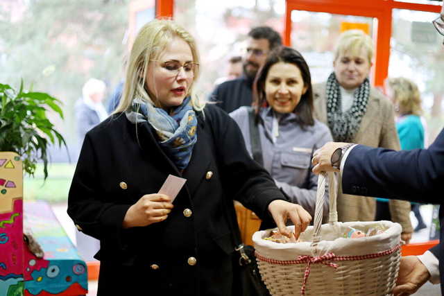 [FOTO] Paranienormalni rozbawili żarowską publiczność. Przewidziano również niespodziankę dla Pań