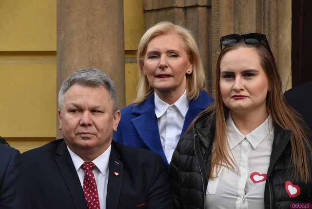 [WIDEO, FOTO] W Himalajach budują drogi szybciej niż za rządów PiS. Koalicja Obywatelska o założeniach na wybory samorządowe