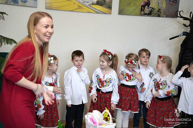 [FOTO] Przedszkolaki zawitały z życzeniami do Urzędu Gminy