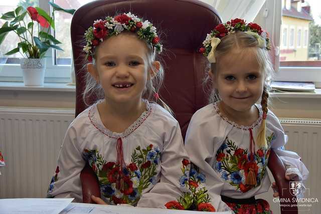 [FOTO] Przedszkolaki zawitały z życzeniami do Urzędu Gminy