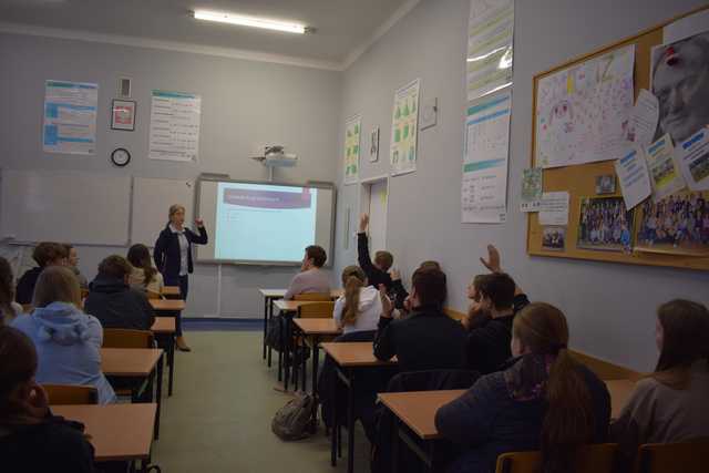 [FOTO] Absolwenci II LO przeprowadzili wykłady w ramach Dni Nauki