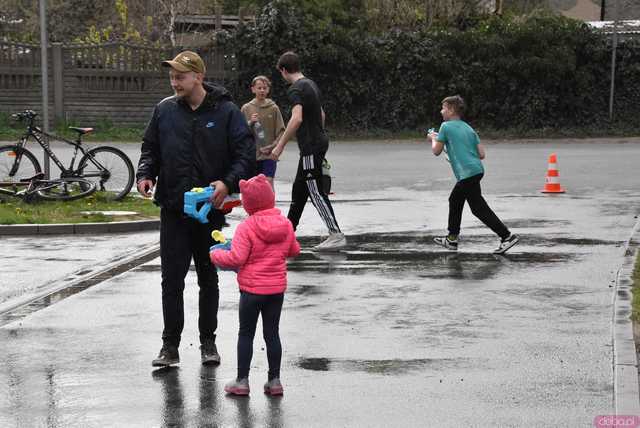 [FOTO] Celebrowali śmigusa-dyngusa w towarzystwie druhów z OSP