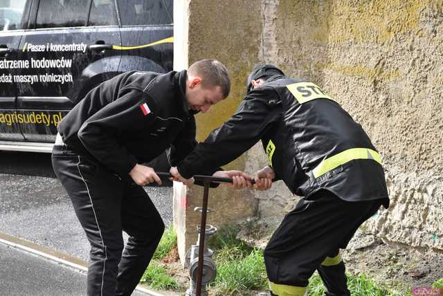 [FOTO] Celebrowali śmigusa-dyngusa w towarzystwie druhów z OSP