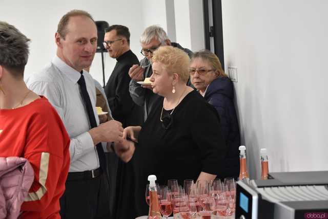 [FOTO] Uroczyste otwarcie Centrum Sportu i Rekreacji ze świetlicą wiejską w Szczepanowie. Zobaczcie, jak prezentuje się nowy obiekt