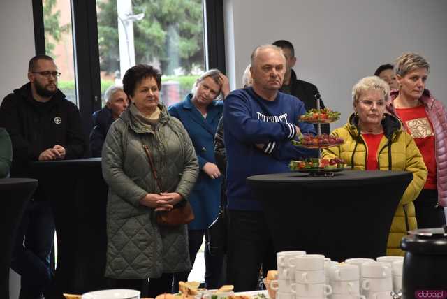 [FOTO] Uroczyste otwarcie Centrum Sportu i Rekreacji ze świetlicą wiejską w Szczepanowie. Zobaczcie, jak prezentuje się nowy obiekt