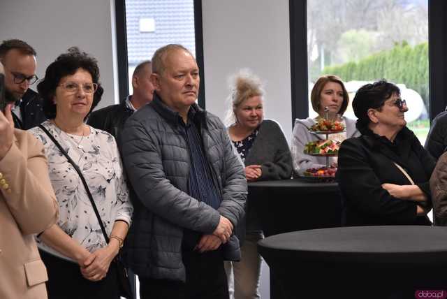 [FOTO] Uroczyste otwarcie Centrum Sportu i Rekreacji ze świetlicą wiejską w Szczepanowie. Zobaczcie, jak prezentuje się nowy obiekt