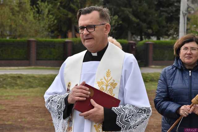 [FOTO] Uroczyste otwarcie Centrum Sportu i Rekreacji ze świetlicą wiejską w Szczepanowie. Zobaczcie, jak prezentuje się nowy obiekt