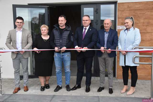 [FOTO] Uroczyste otwarcie Centrum Sportu i Rekreacji ze świetlicą wiejską w Szczepanowie. Zobaczcie, jak prezentuje się nowy obiekt