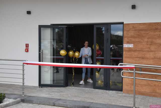 [FOTO] Uroczyste otwarcie Centrum Sportu i Rekreacji ze świetlicą wiejską w Szczepanowie. Zobaczcie, jak prezentuje się nowy obiekt