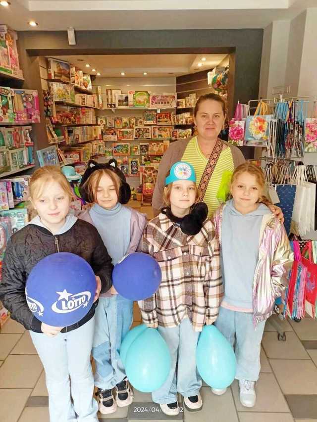 [FOTO] Uczniowie ze Szkoły Podstawowej w Żarowie obchodzili Światowy Dzień Świadomości Autyzmu