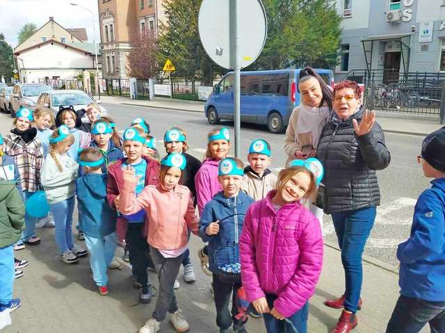 [FOTO] Uczniowie ze Szkoły Podstawowej w Żarowie obchodzili Światowy Dzień Świadomości Autyzmu