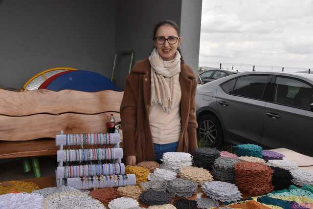 [FOTO] Lokalni artyści, rękodzielnicy i producenci żywności wystawili swoje produkty na Jarmarku w Dobromierzu