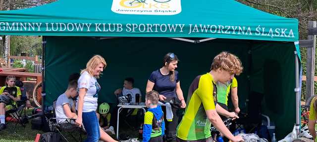 Udany start jaworzyńskich kolarzy w lidze MTB