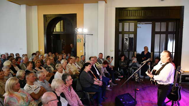 [FOTO] Janusz Cedro porwał świebodzicką publiczność