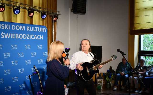 [FOTO] Janusz Cedro porwał świebodzicką publiczność