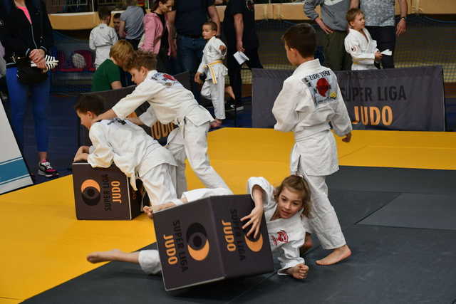 [FOTO] Rywalizowali w Super Lidze Judo w Świebodzicach