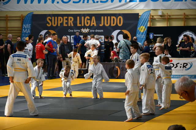 [FOTO] Rywalizowali w Super Lidze Judo w Świebodzicach