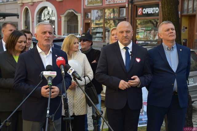 [WIDEO, FOTO] Parlamentarzyści i działacze Koalicji Obywatelskiej wspierają kandydaturę Jana Dzięcielskiego